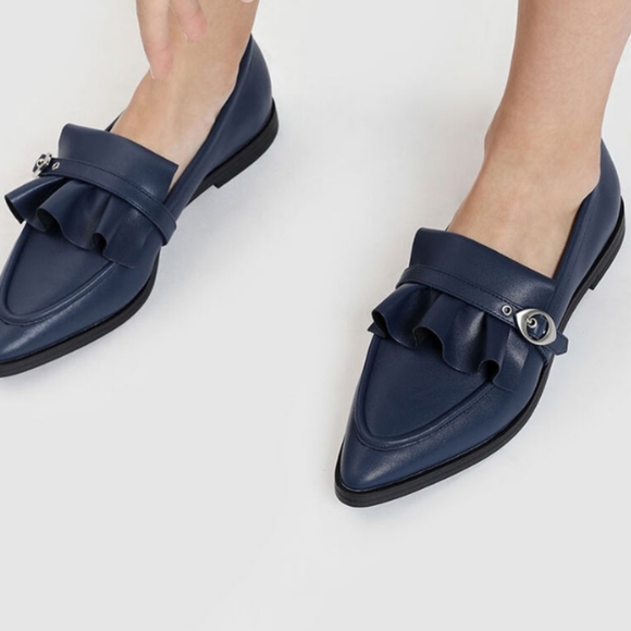 Charles & Keith Pointy Leather Flats Black size 5 - Picture 2 of 3